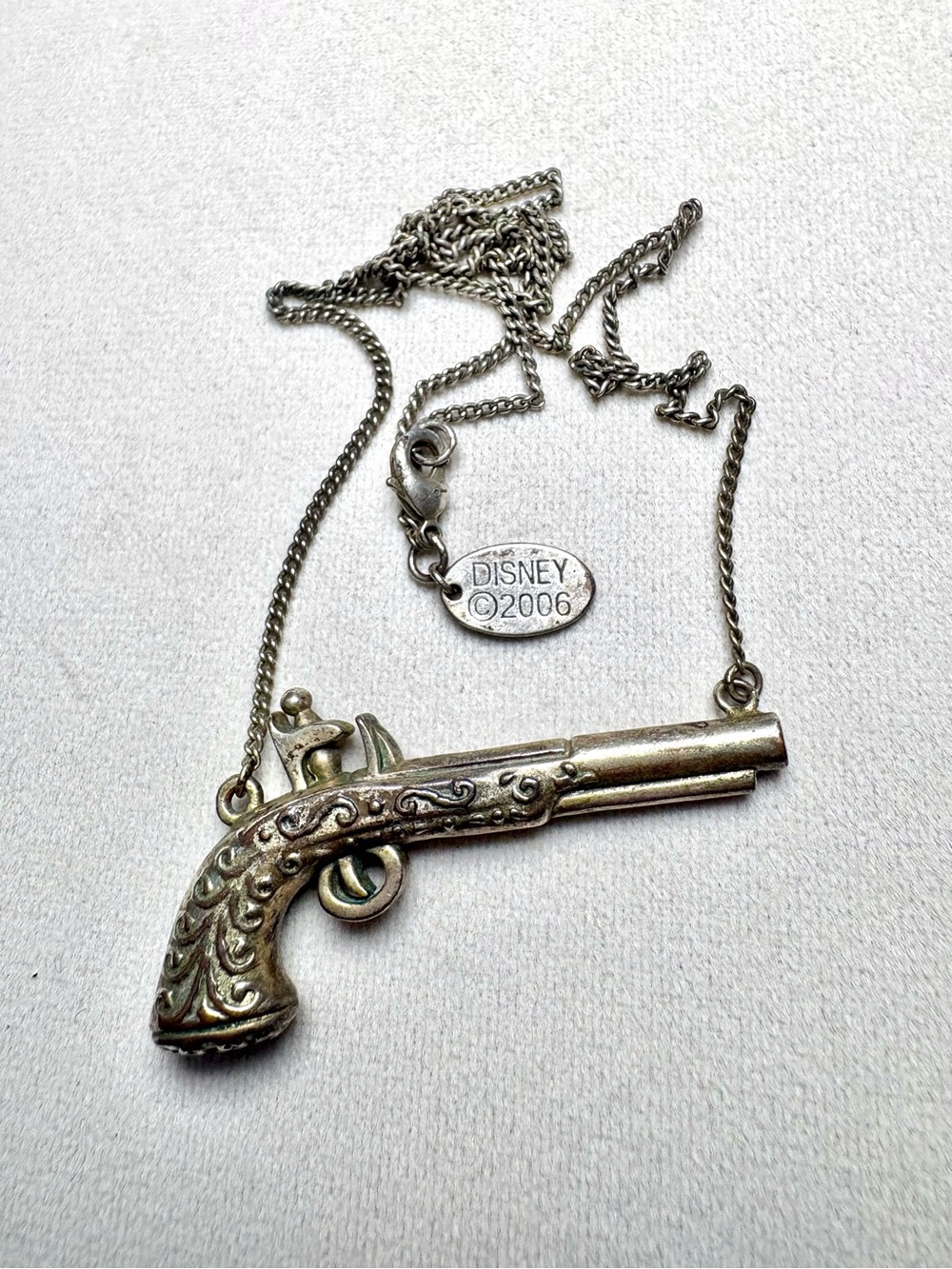 Rare Vintage 2006 Disney Pirates of the Caribbean Pistol Pendant Necklace
